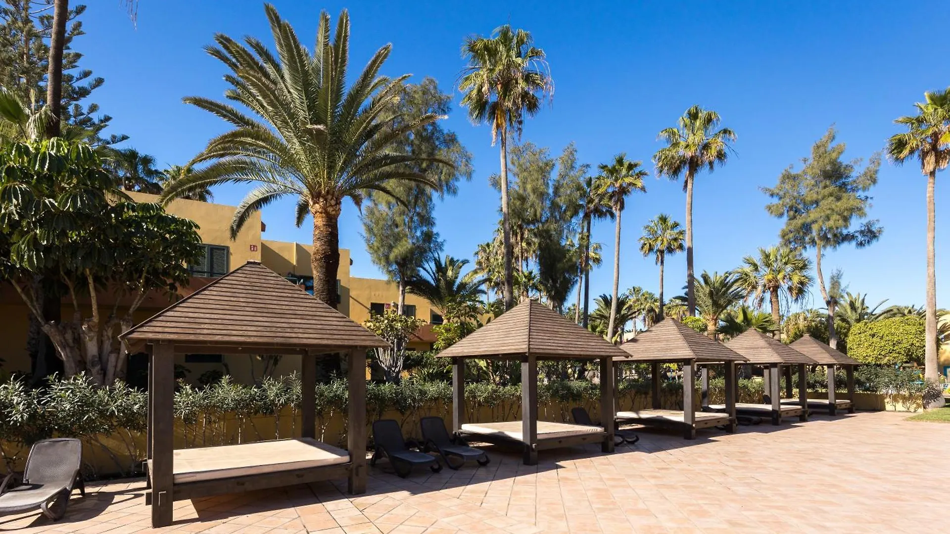 Home2Book Cozy Apt With Pool & Gym, Corralejo La Oliva 0*,
