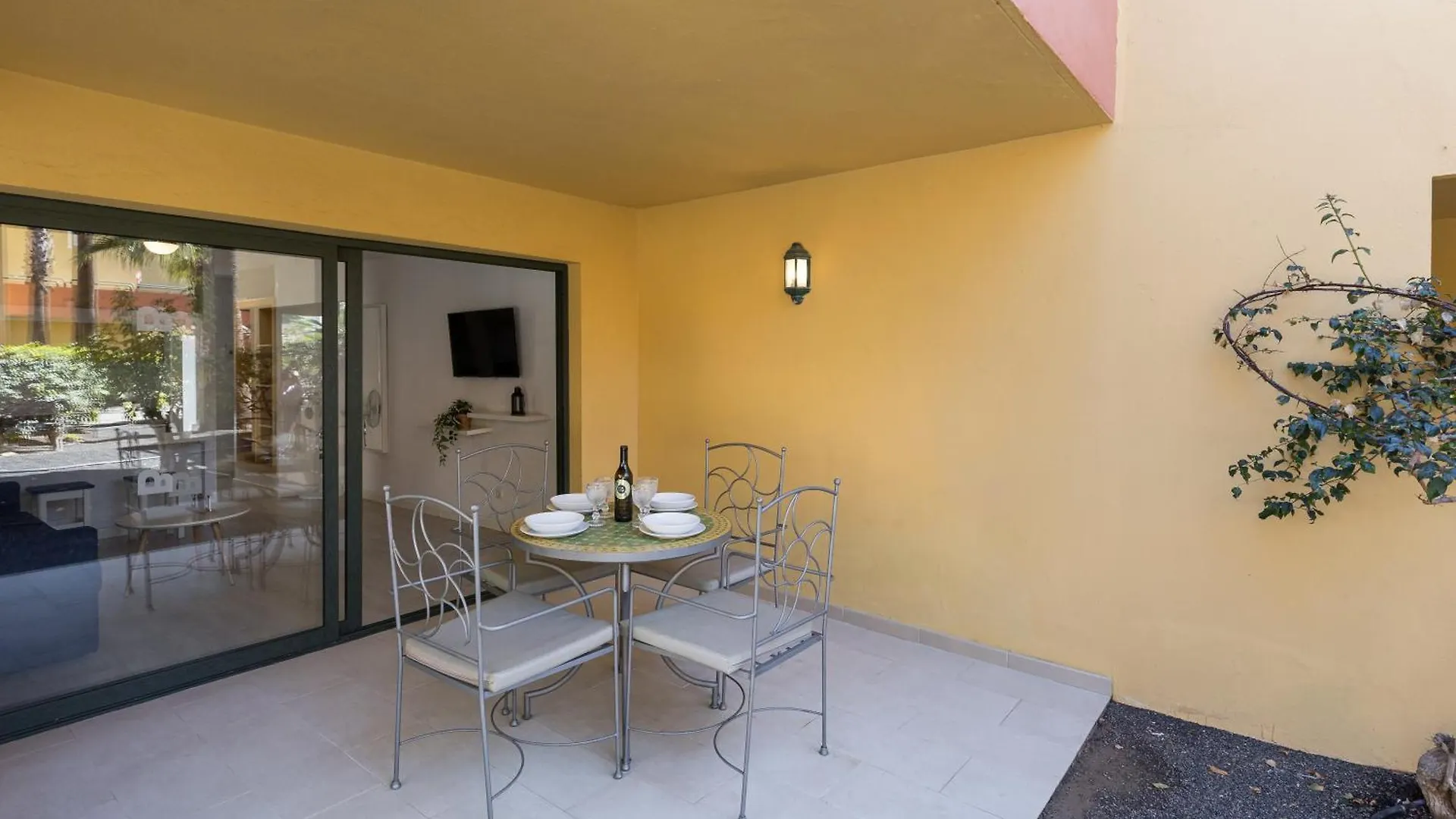 Home2Book Cozy Apt With Pool & Gym, Corralejo La Oliva Espanha